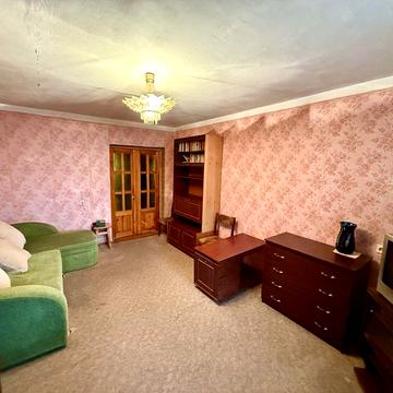 Затишна 2-кімнатна квартира, 53 м² — вул. Кобзарська, 79