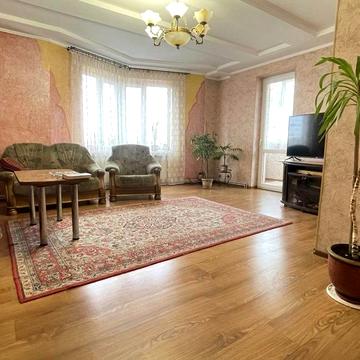 Тролейбусна вул., 28