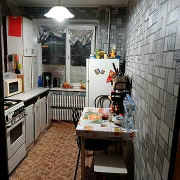 Продам 2 комнатную  квартиру  на Коммунаре возле метро