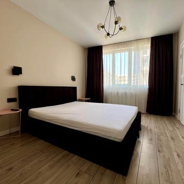 Бережанська вул., 18