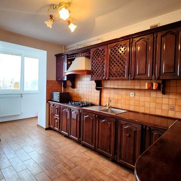 Угорницька вул., 16