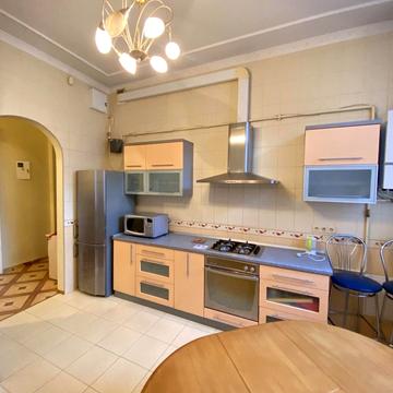 Михайла Туган-Барановського вул., 30