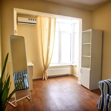 1к Клавдіївська 40В ст.м Академмістечко 10 хв їзди КОРОТКОСТРОКОВО!!!