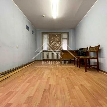 Українська вул., 5