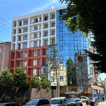 Трикімнатна квартира в самісінькому центрі міста, вул. Січових.