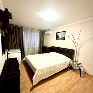 Героїв Дніпра вул., 6