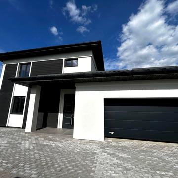 Зоряна вул.