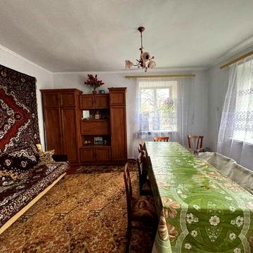 Продаж окремостоячого будинку в смт Турбів