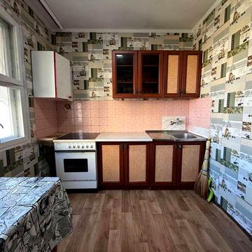 Продам трехкомнатную троещина