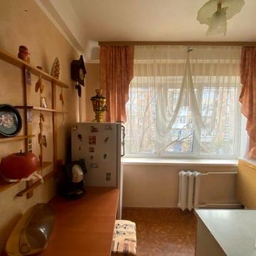 Двокімнатна , пр. Леоніда Каденюка (Гагаріна) 13а