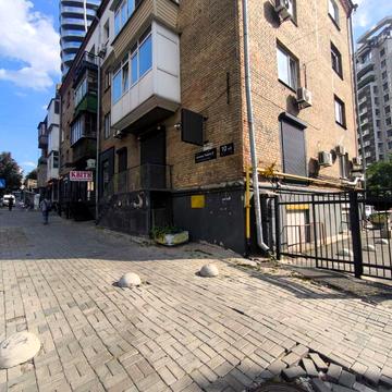 Іоанна Павла II вул. (Патріса Лумумби), 10