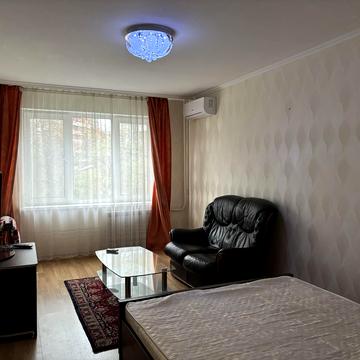 Патріарха Мстислава Скрипника вул., 13