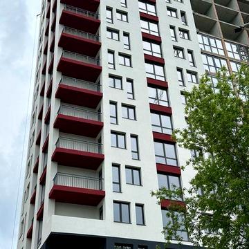 Продається простора квартира у новобудові