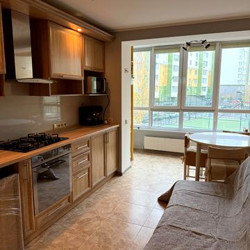 Жулянська вул., 1-Г