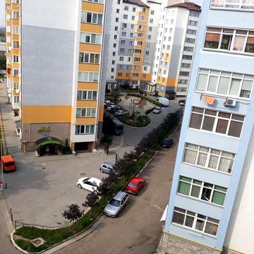 4 кімнатна квартира по вул Б. Хмельницького (від власника)