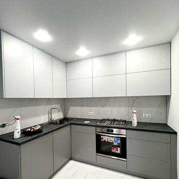 Продається простора 2 рівнева квартира поруч парку по вул. Вербицького