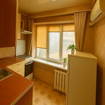 Академіка Шалімова вул. (Героїв Севастополя), 10-Б