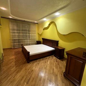 Оренда 2-х кімнатної квартири на вул.Плугова