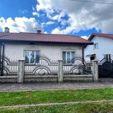 Продається будинок на вул. Морозенка.