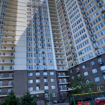 Продається 3-кімнатна квартира, 34 Перлина, вул. Бассейна.