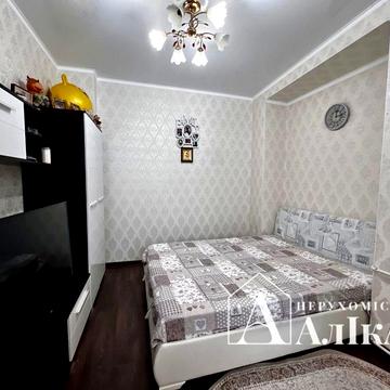 Продам 2-кімнатну секцію з ремонтом та меблями в центрі