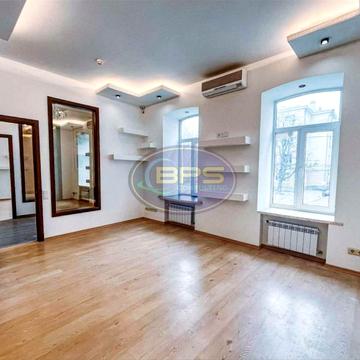 Грецька вул., 2/1