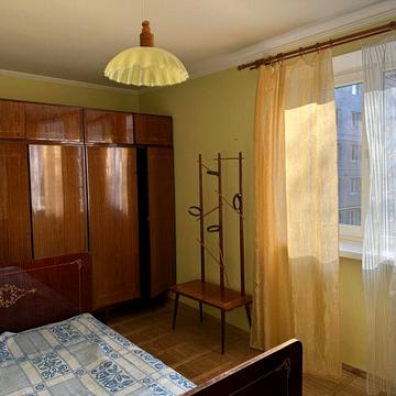 Продаж 3 кімнатної квартири в центрі