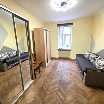 Одно кімнатна квартира на вул. Олени Степанівни  1/3 ближній центр