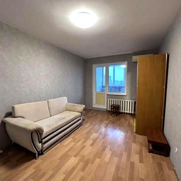 Поліська вул., 15А. Метро Бориспільська. Продаж 1к квартири.Вид на ліс