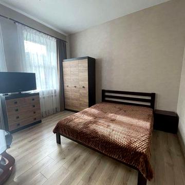 СДАМ в центре 1к кв-"сталинка",ул.Караванского(Жуковського)-Ришельевск