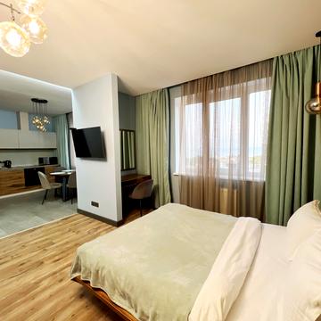 Валерія Самофалова вул. (Каманіна), 16