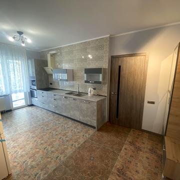 Вишняківська вул., 4