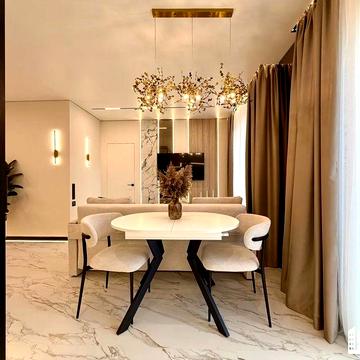 Стильна 2-кімнатна з дорогим ремонтом і терасою, поруч озеро та парк