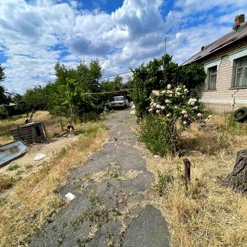 Продається будинок по червоній лінії