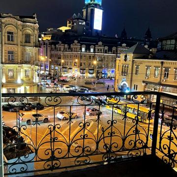 Бессарабська пл., 7-А