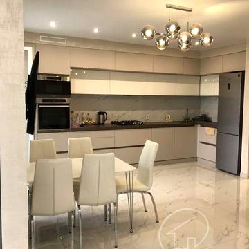 3к новобудова з приголомшливим виглядом з вікон