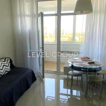 Євгена Сверстюка вул. (Марини Раскової), 6