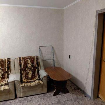 Сдам 2 - х комнатную квартиру. Спальный район. В центре. Без агентств