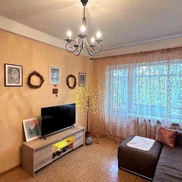 Перемоги вул., 81