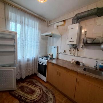 Камянецька вул., 47