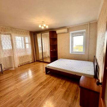 Варненська вул., 13б