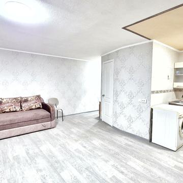 Богдана Хмельницького просп. (Героїв Сталінграда), 3