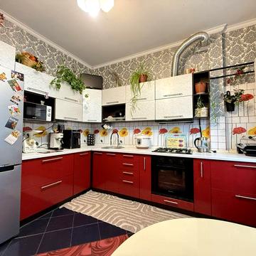 Велика 2 к квартира з підвалом, гардеробною, кладовою. Гостомель парк