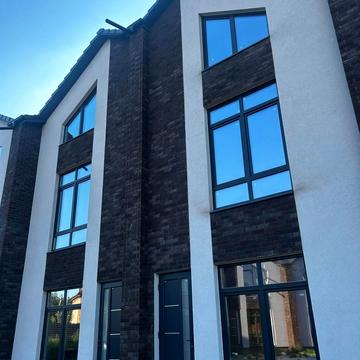 Зоряна вул.