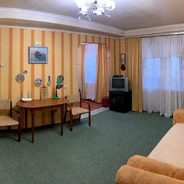 Жуля Верна бульв. (Ромена Роллана), 4-В