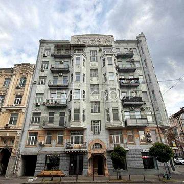 3-КІМНАТНА В ЦЕНТРІ МІСТА. Саксаганського, 26/26