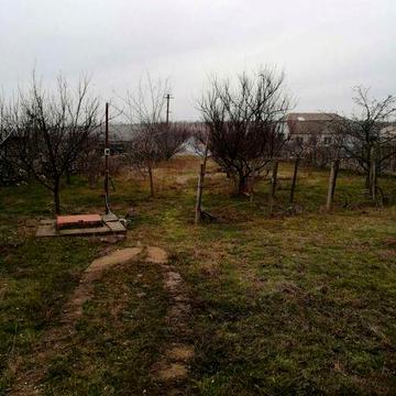 Продам старий будинок з присадибною ділянкою, понад річкою