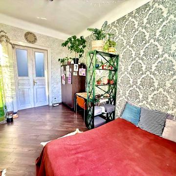 Продаж квартири з ремонтом  в центрі . Цікаво під оренду !