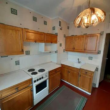 Академіка Корольова вул., 85