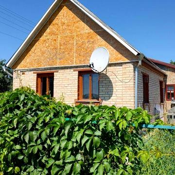 Будинок в селі Строків